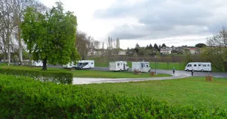 Aire de services camping-cars Roullet -Saint-Estèphe